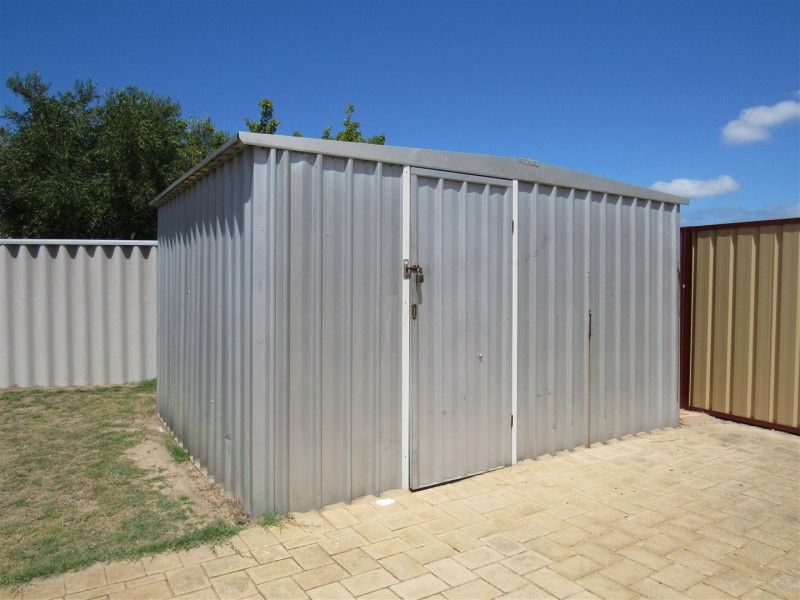 27 St Andrews Loop, Cooloongup WA 6168