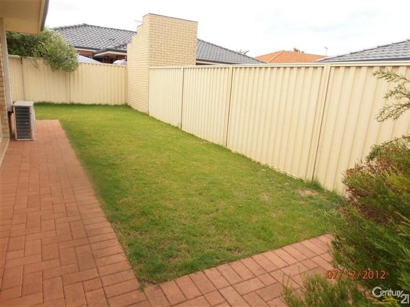 77 Montoro Drive, Port Kennedy WA 6172