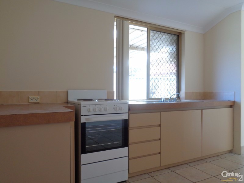 8 Fox Close, Waikiki WA 6169