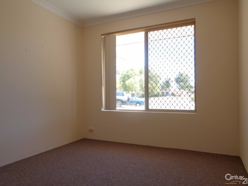 8 Fox Close, Waikiki WA 6169