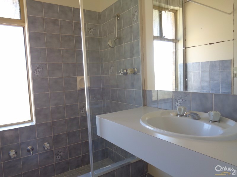 8 Fox Close, Waikiki WA 6169