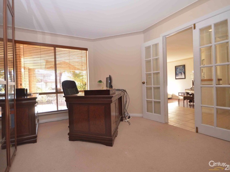 5 St Clair Place, Cooloongup WA 6168