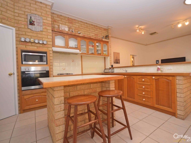 5 St Clair Place, Cooloongup WA 6168