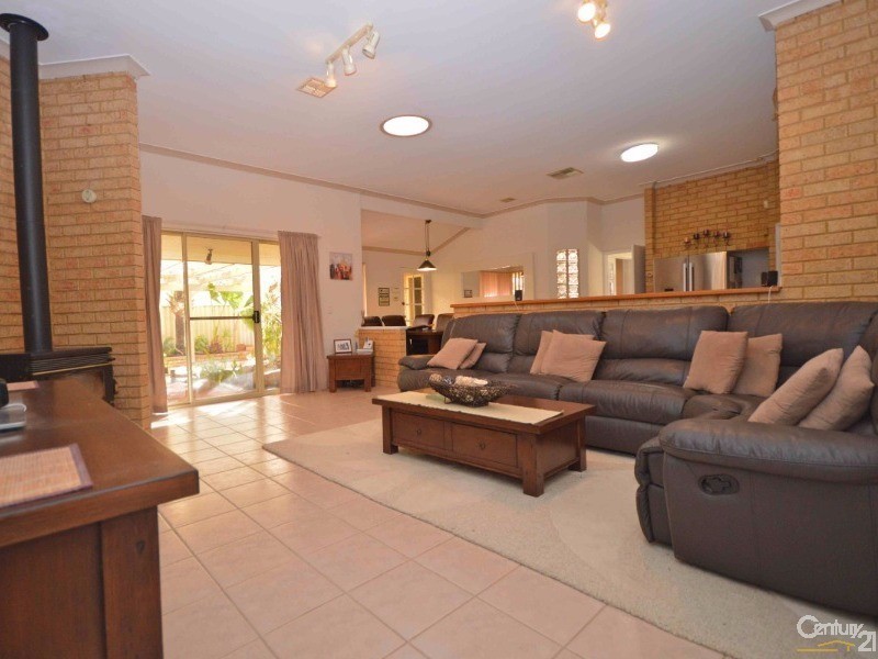 5 St Clair Place, Cooloongup WA 6168
