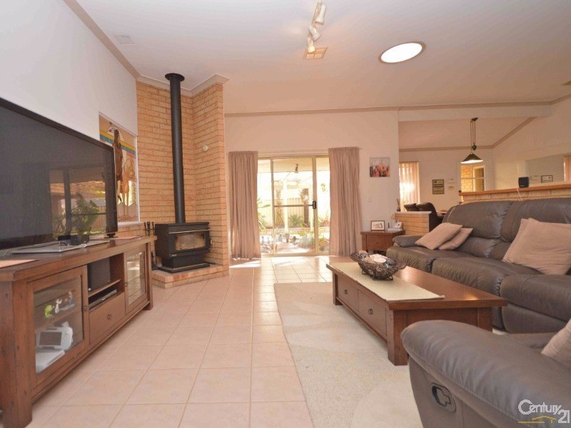 5 St Clair Place, Cooloongup WA 6168