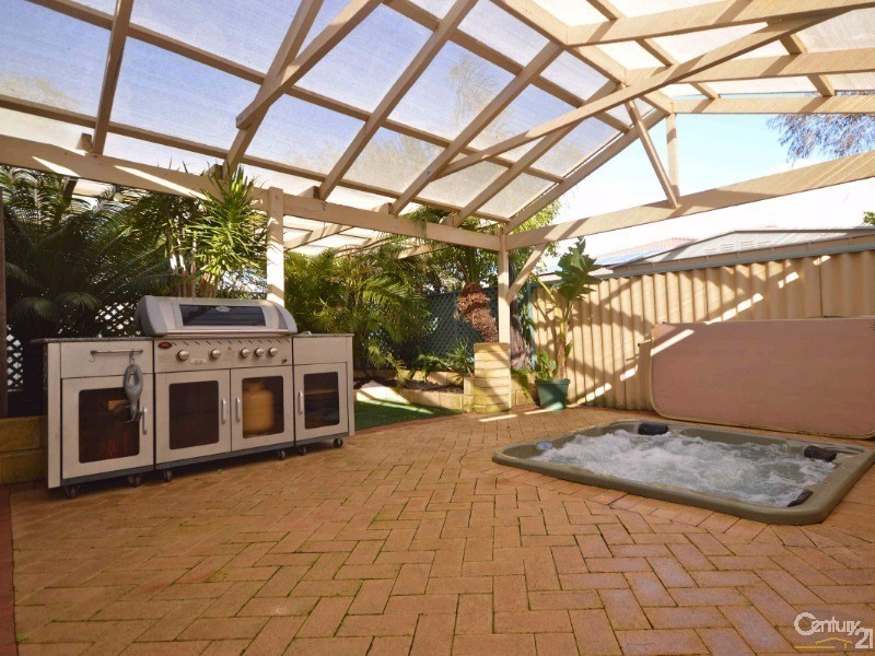 5 St Clair Place, Cooloongup WA 6168