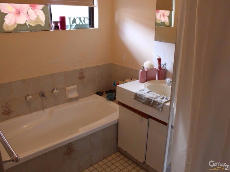 5 Richard Close, Waikiki WA 6169