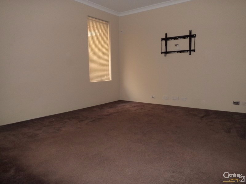 8 Borthwick Place, Orelia WA 6167