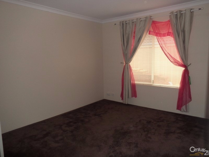 8 Borthwick Place, Orelia WA 6167