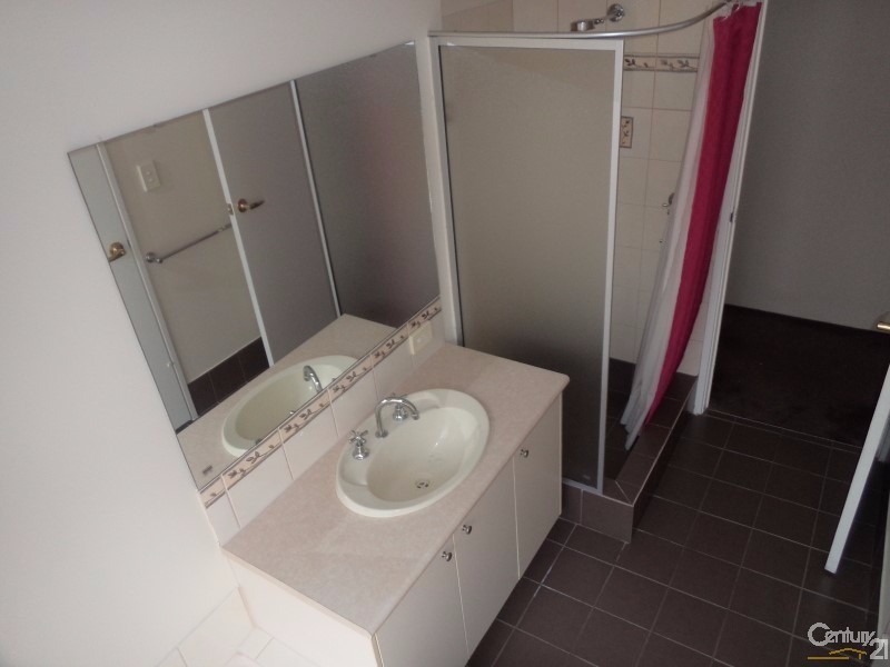 8 Borthwick Place, Orelia WA 6167