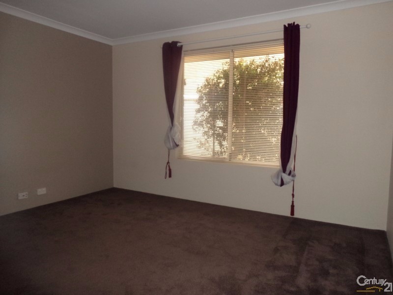 8 Borthwick Place, Orelia WA 6167