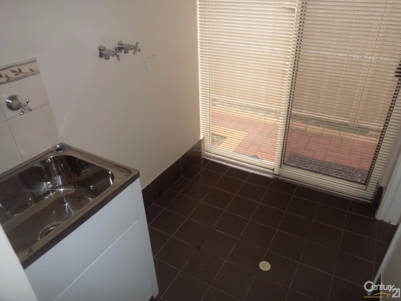 8 Borthwick Place, Orelia WA 6167