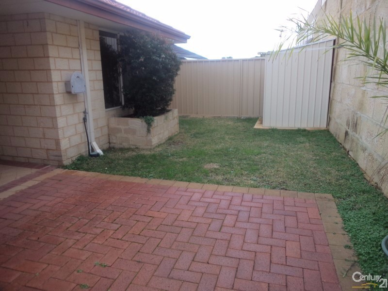 8 Borthwick Place, Orelia WA 6167