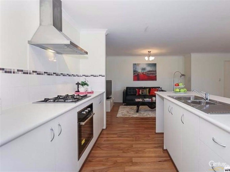 37 Sapphire Chase, Wellard WA 6170