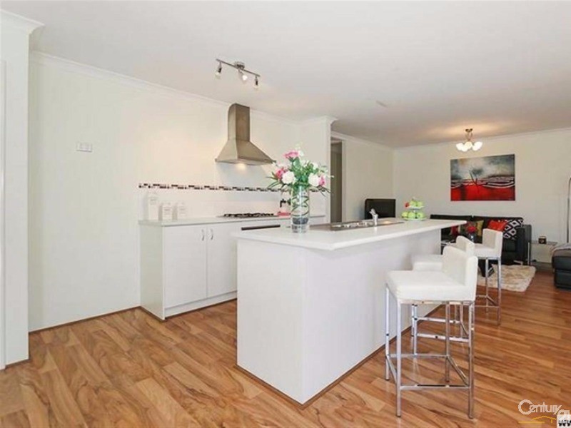 37 Sapphire Chase, Wellard WA 6170