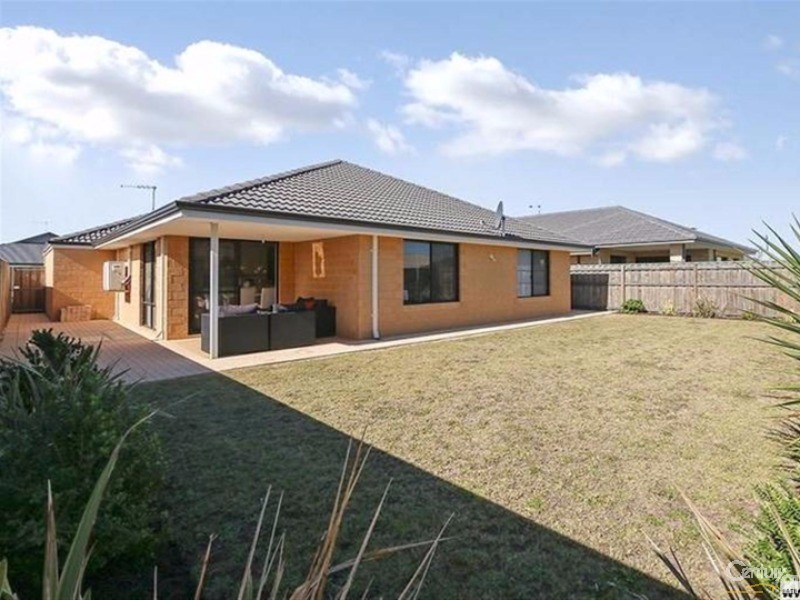 37 Sapphire Chase, Wellard WA 6170