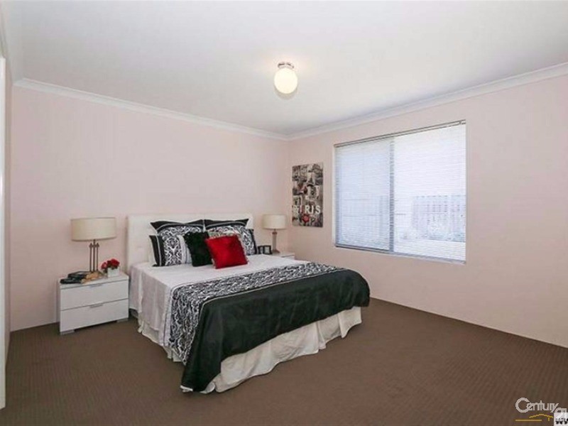 37 Sapphire Chase, Wellard WA 6170