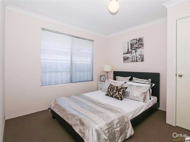 37 Sapphire Chase, Wellard WA 6170