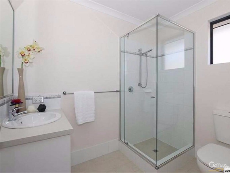 37 Sapphire Chase, Wellard WA 6170