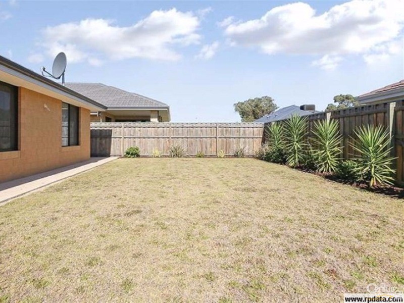 37 Sapphire Chase, Wellard WA 6170