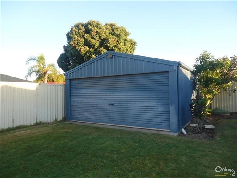 5 Tempest Place, Waikiki WA 6169