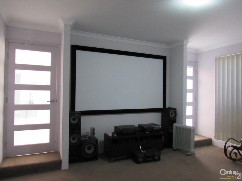 21 Rothbury Parade, Shoalwater WA 6169