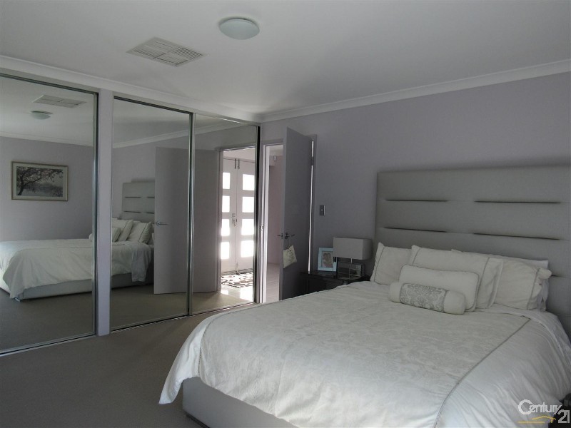 21 Rothbury Parade, Shoalwater WA 6169