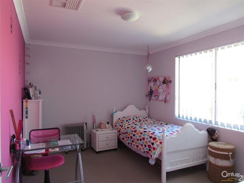 21 Rothbury Parade, Shoalwater WA 6169