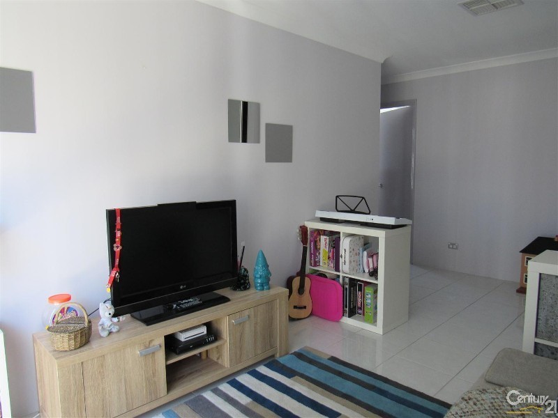 21 Rothbury Parade, Shoalwater WA 6169