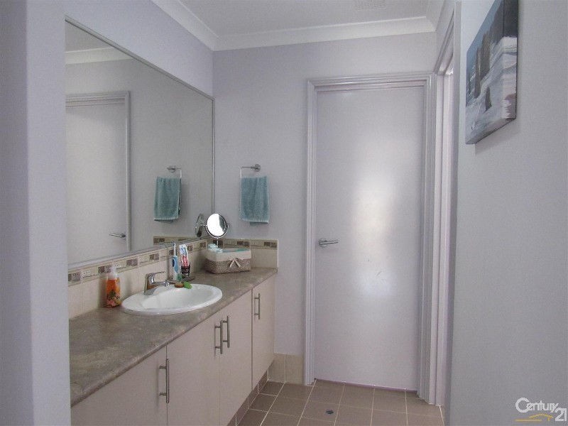 21 Rothbury Parade, Shoalwater WA 6169