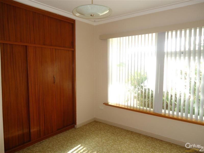 14 Dolphin Road, Safety Bay WA 6169