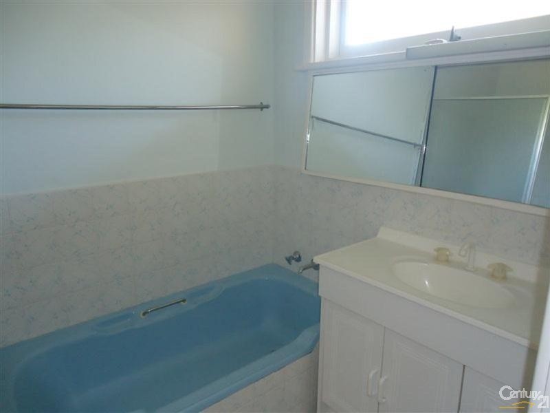 14 Dolphin Road, Safety Bay WA 6169