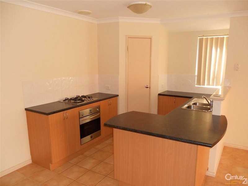 11 Riaza Parkway, Port Kennedy WA 6172