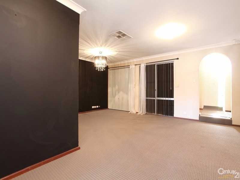 22 Cambridge Crescent, Cooloongup WA 6168