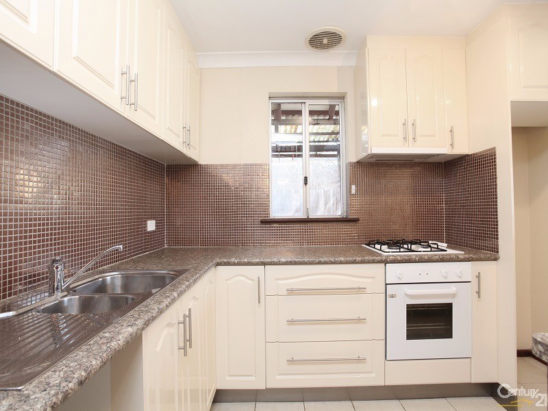 22 Cambridge Crescent, Cooloongup WA 6168
