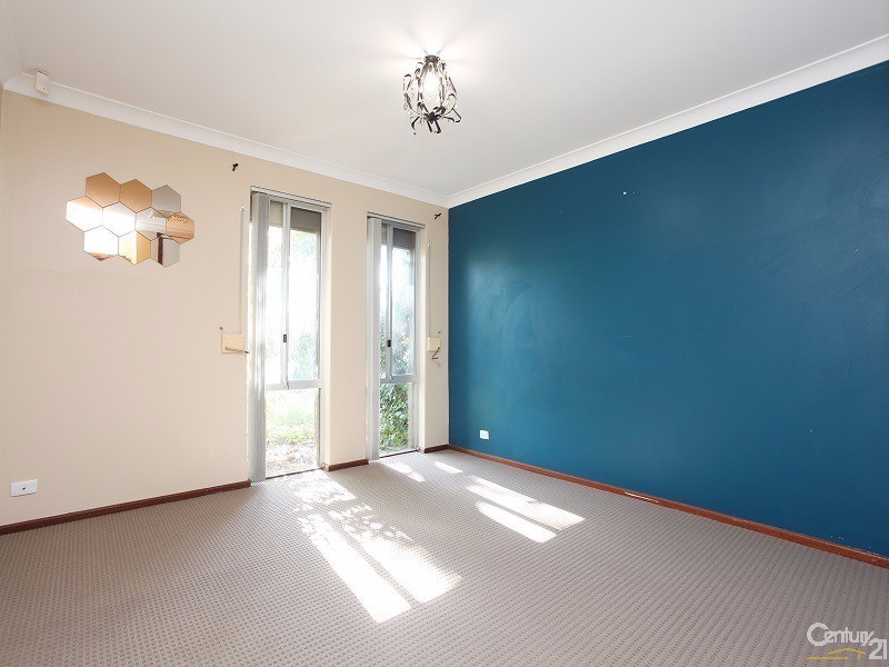 22 Cambridge Crescent, Cooloongup WA 6168