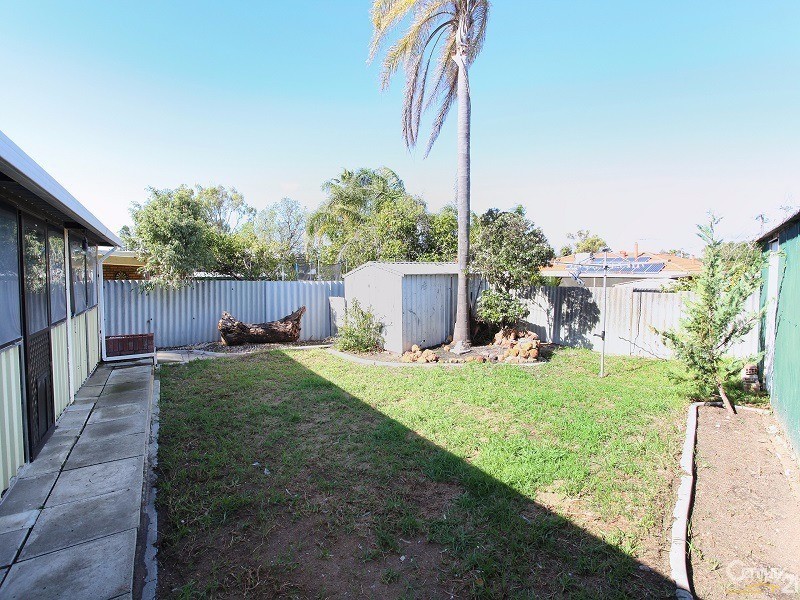 22 Cambridge Crescent, Cooloongup WA 6168