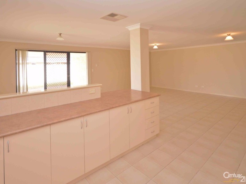 9  Baycliff Turn, Waikiki WA 6169