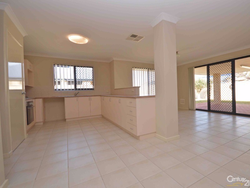 9  Baycliff Turn, Waikiki WA 6169