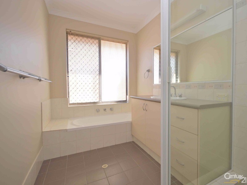 9  Baycliff Turn, Waikiki WA 6169