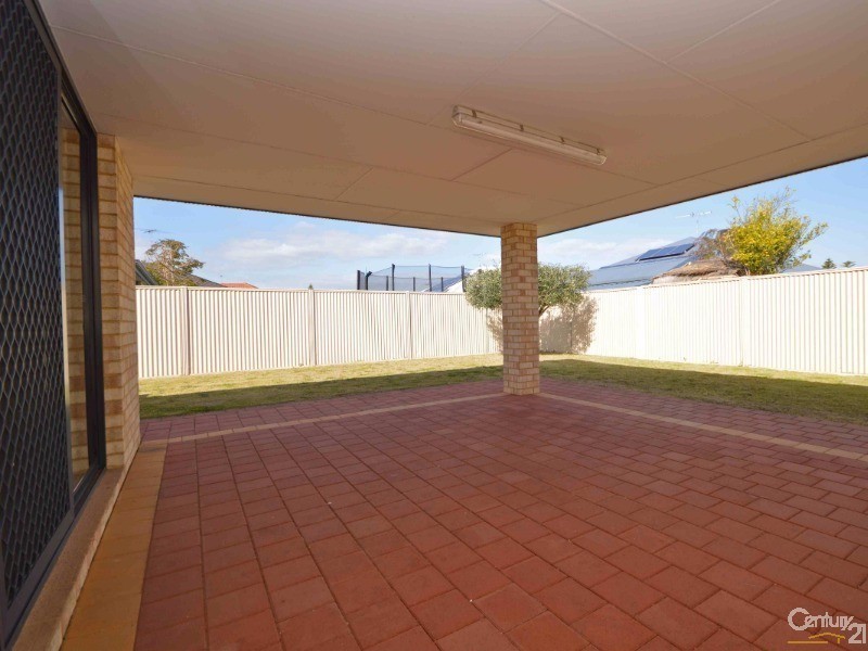 9  Baycliff Turn, Waikiki WA 6169