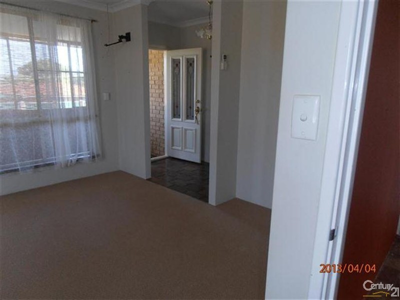 4 Bideford Street, Warnbro WA 6169