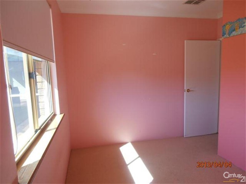 4 Bideford Street, Warnbro WA 6169