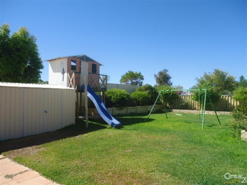 4 Bideford Street, Warnbro WA 6169