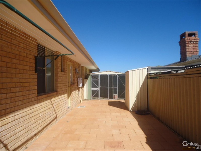 4 Bideford Street, Warnbro WA 6169