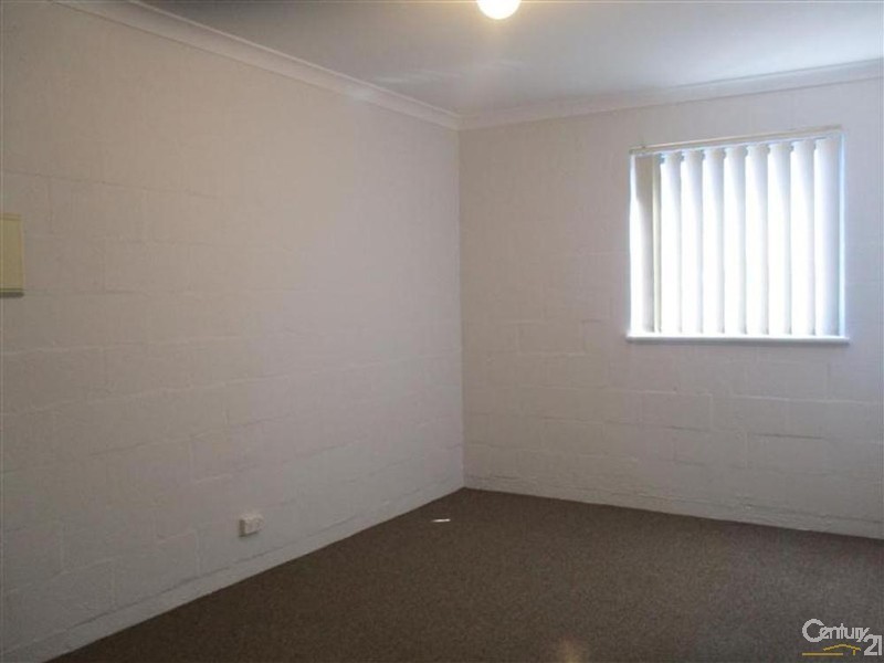 7/9 Kent Street, Rockingham WA 6168