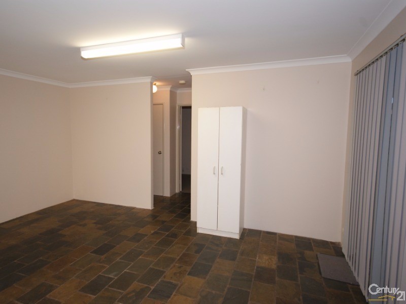 15 Rotohine Place, Cooloongup WA 6168