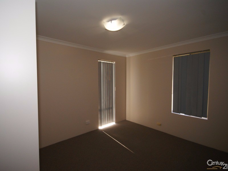 15 Rotohine Place, Cooloongup WA 6168