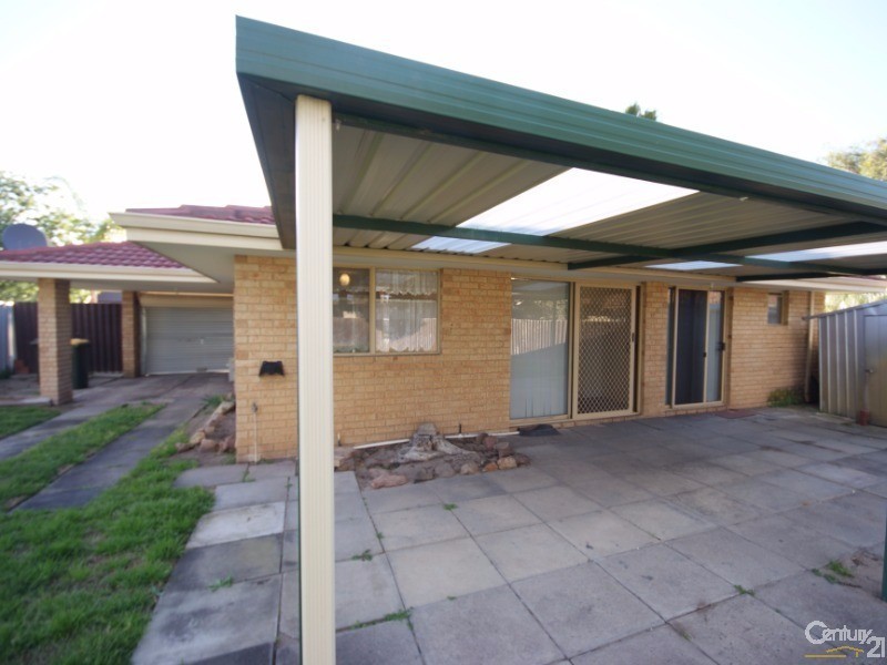 15 Rotohine Place, Cooloongup WA 6168