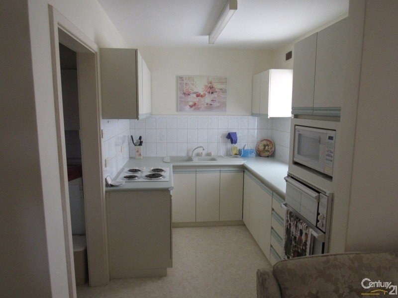 9/2 Parkin Street, Rockingham WA 6168